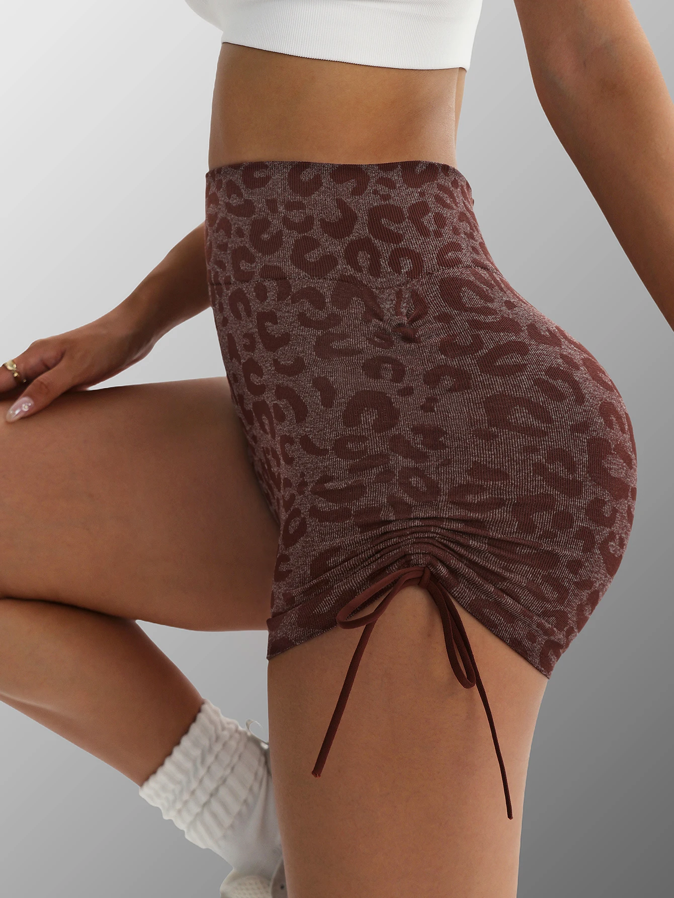 Women's Seamless Yoga Shorts Fashion Leopard Print Drawstring High Waist Belly Lift Hip Gym Shorts Gym Pants