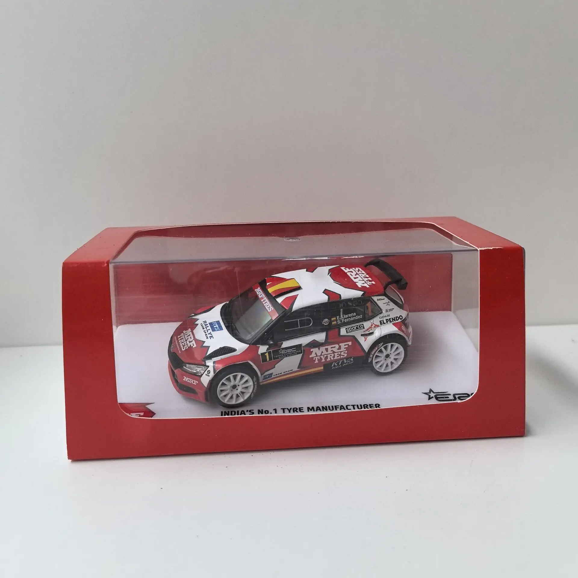 

Paint Surface Defects Box Cracking Diecast IXO 1/43 Scale SKODA #2 23 Alloy Car Model