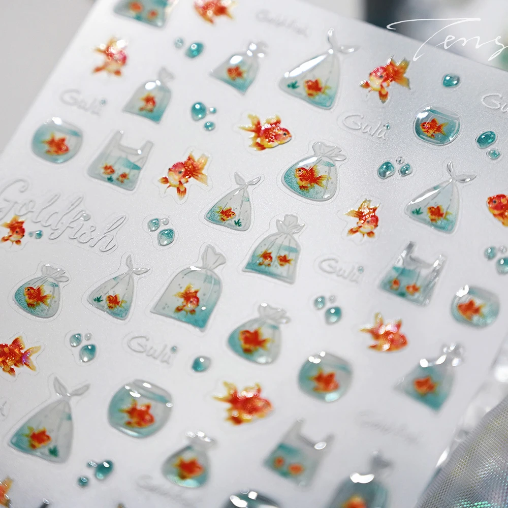 Entzückender Jelly Goldfish 5D-Nagelkunst-Aufkleber, Plastiktüte verpackt, niedliche Fischmuster, verspielter Nagelaufkleber mit Wassermotiv für Mädchen