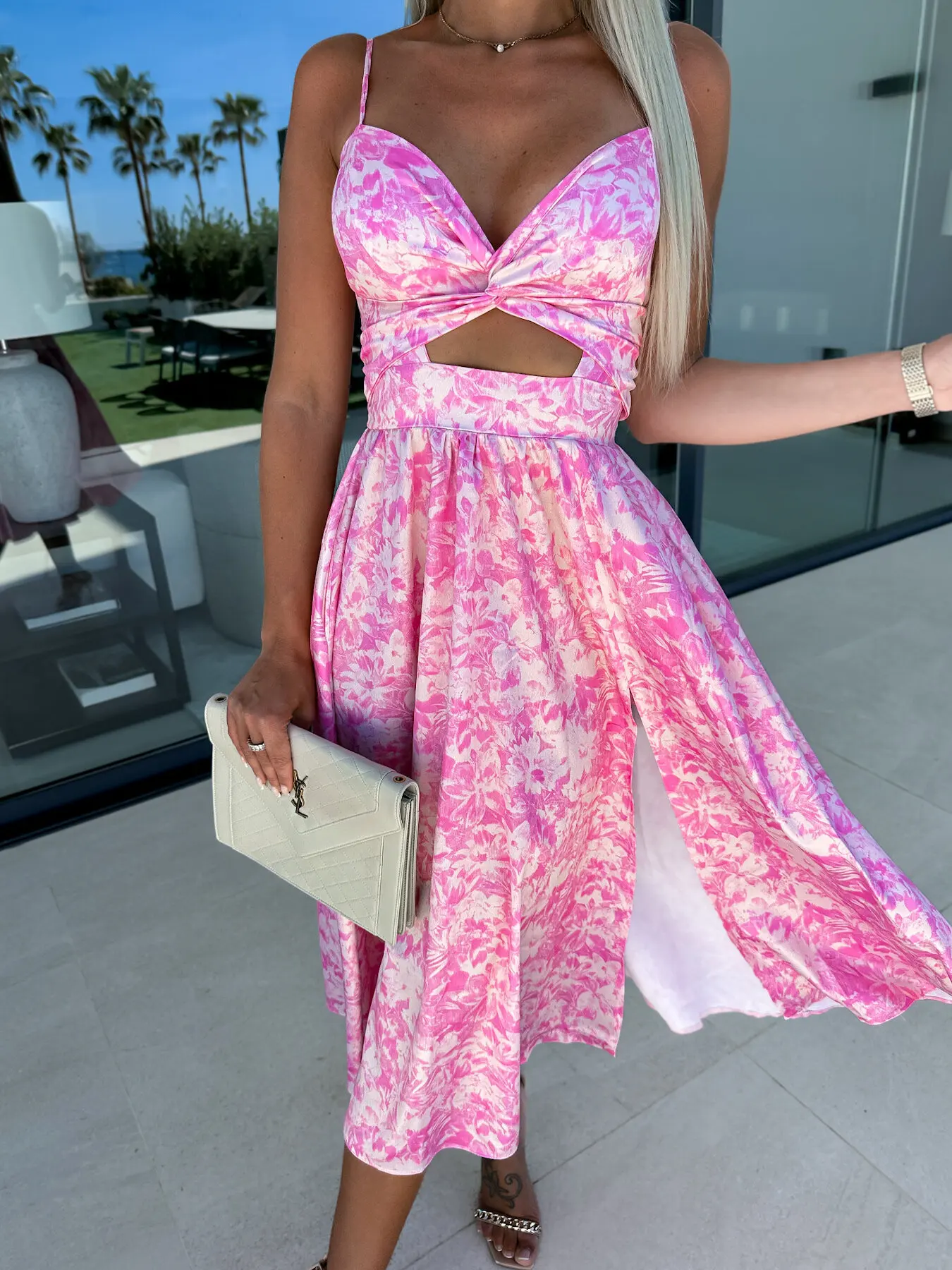 الصيف كاميس فستان المرأة بلا أكمام الجوف خارج بلون كبير فستان محكم من عند الصدر ويتدلى بشكل واسع السباغيتي حزام مثير سبليت فستان طويل للشمس