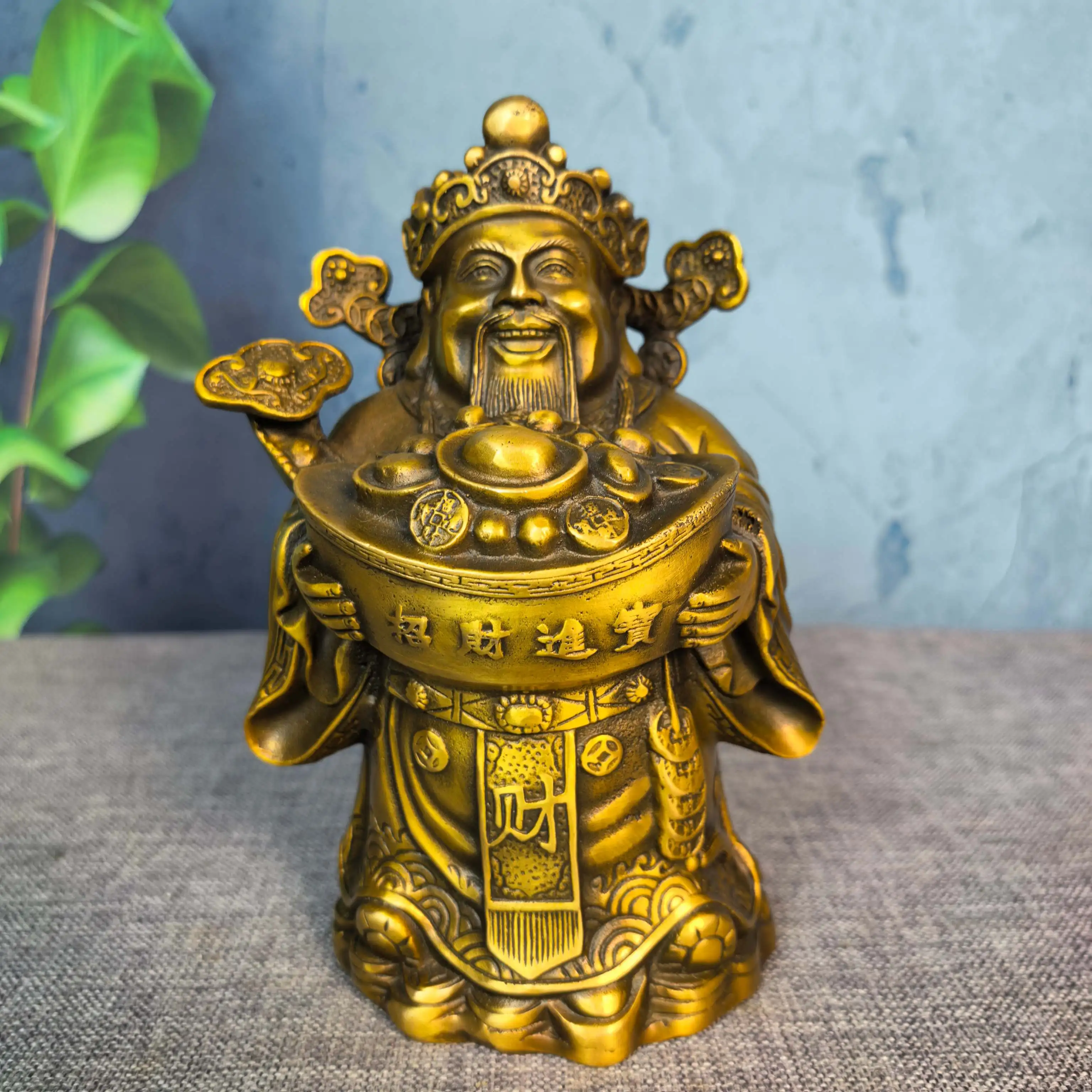 Brass Wealth God Statue - Exquisite Feng Shui Desktop Decoration for Home, Living Room, Entryway, and Tea Room