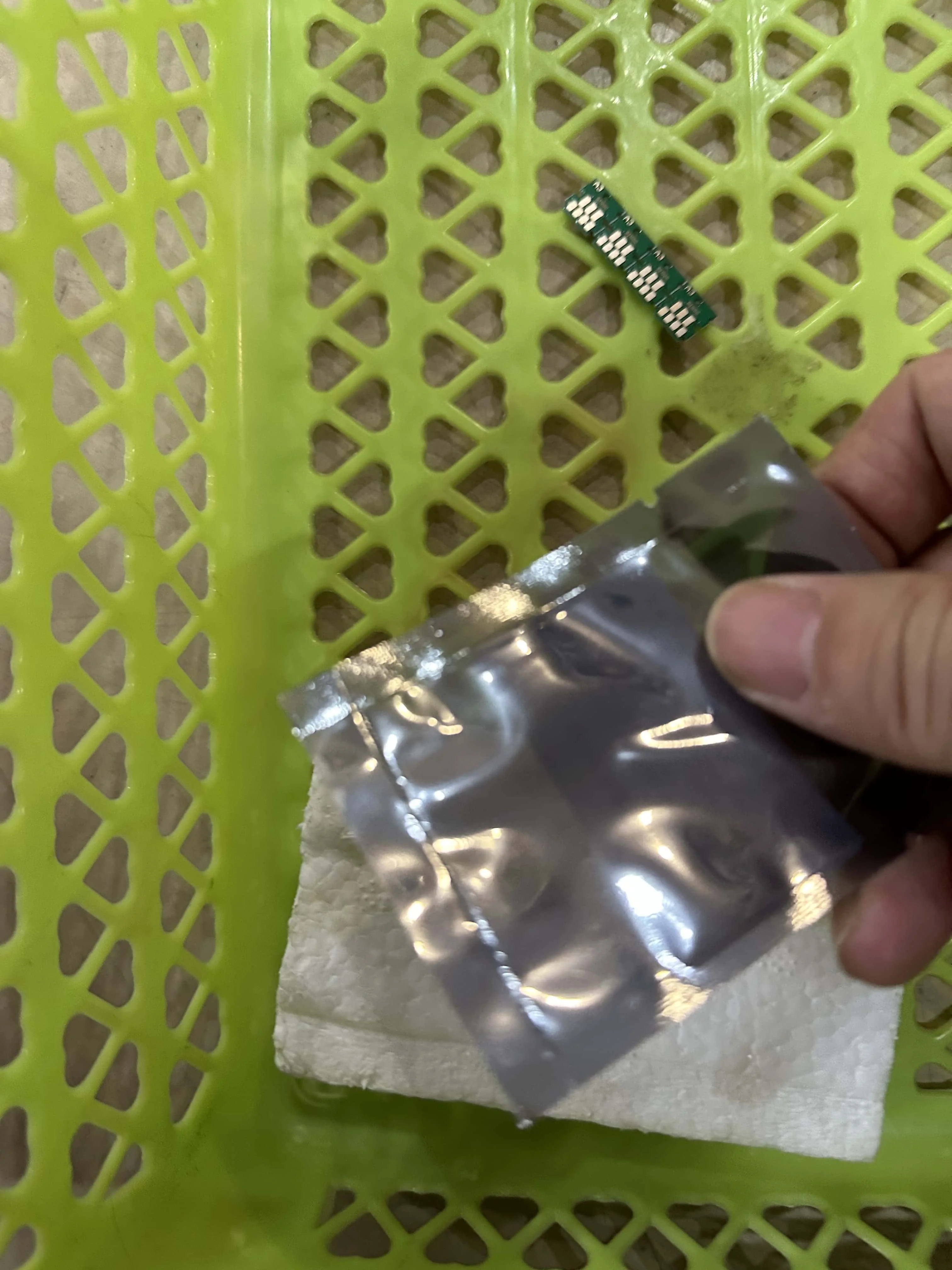 

C13S210057 Maintenance Ink Tank Chip for Epson SureColor T2170 T3170 T3170X T5170 T2100 T3100 T5100 F500 F540 F570 F571 Printer