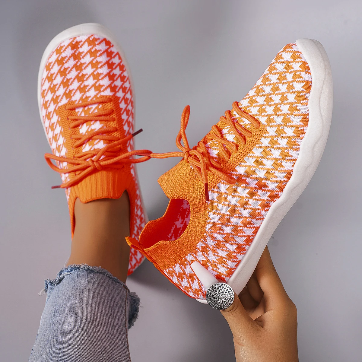 Spring new women\'s sports shoes, fashionable, breathable, lightweight, non-slip, wear-resistant, casual sports shoes, flat shoes