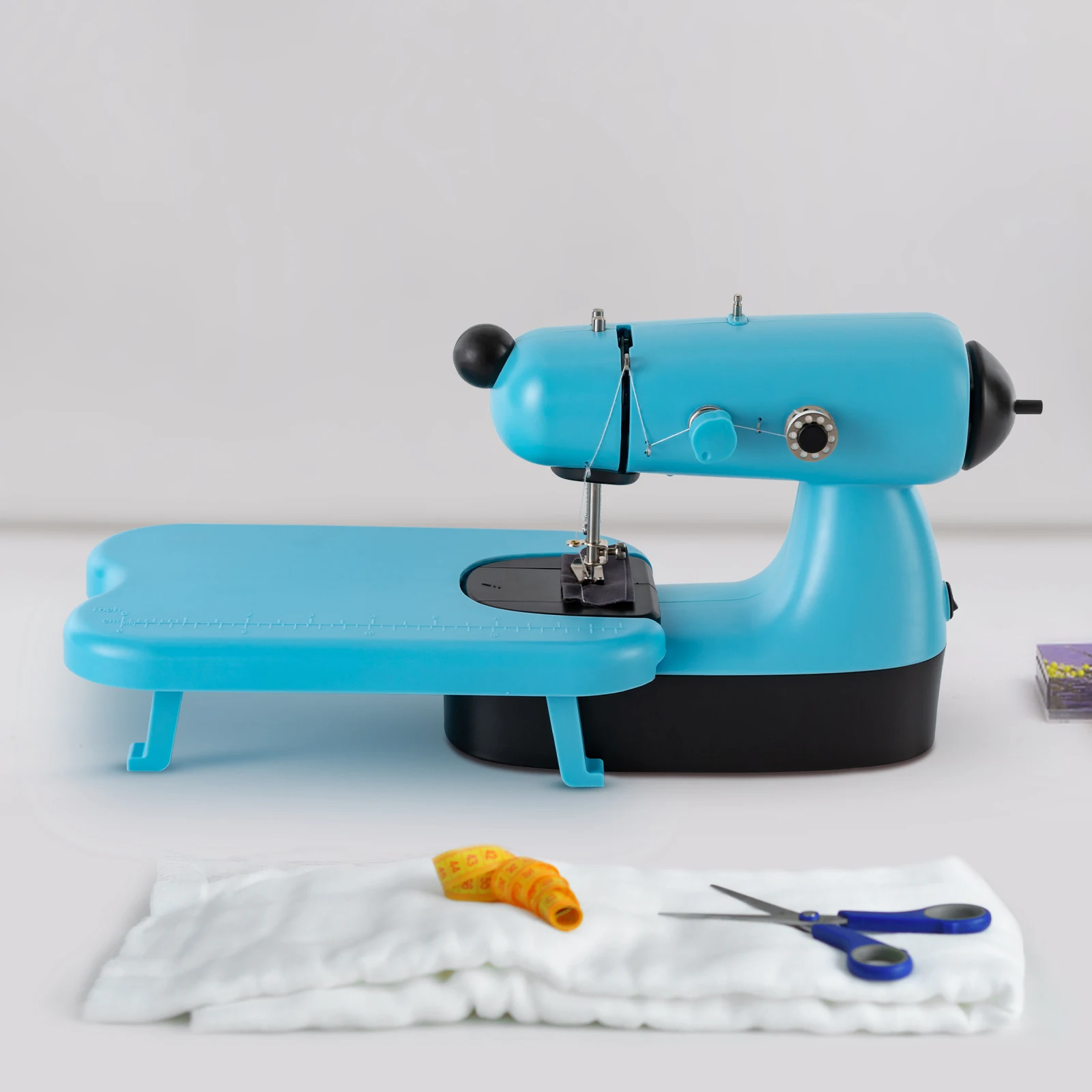 Mini Sewing Machine Free-Arm Super Utility Stich LED Lighting Sewing Machine House Electric Sewing Machine ﻿