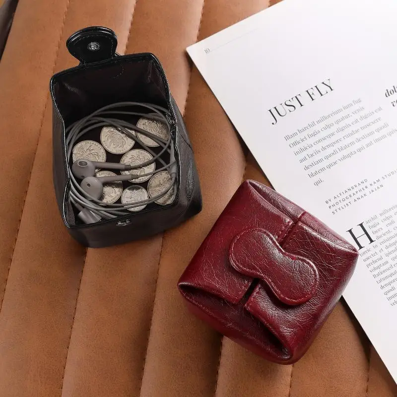 Einfarbige Geldbörse aus Rindsleder mit Herz-Motiv, multifunktionale kleine Tasche für Kopfhörer, Schlüssel und Schmuck im koreanischen Stil, ideal für Reisen. – Detail 5