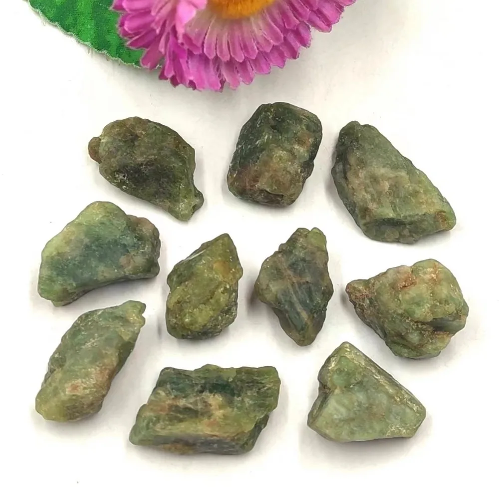 1pc Random Natural Green Apatite Raw Rough Stone Quartz Crystal Mineral Specimen Healing Reiki Aquarium Home Room Decoration