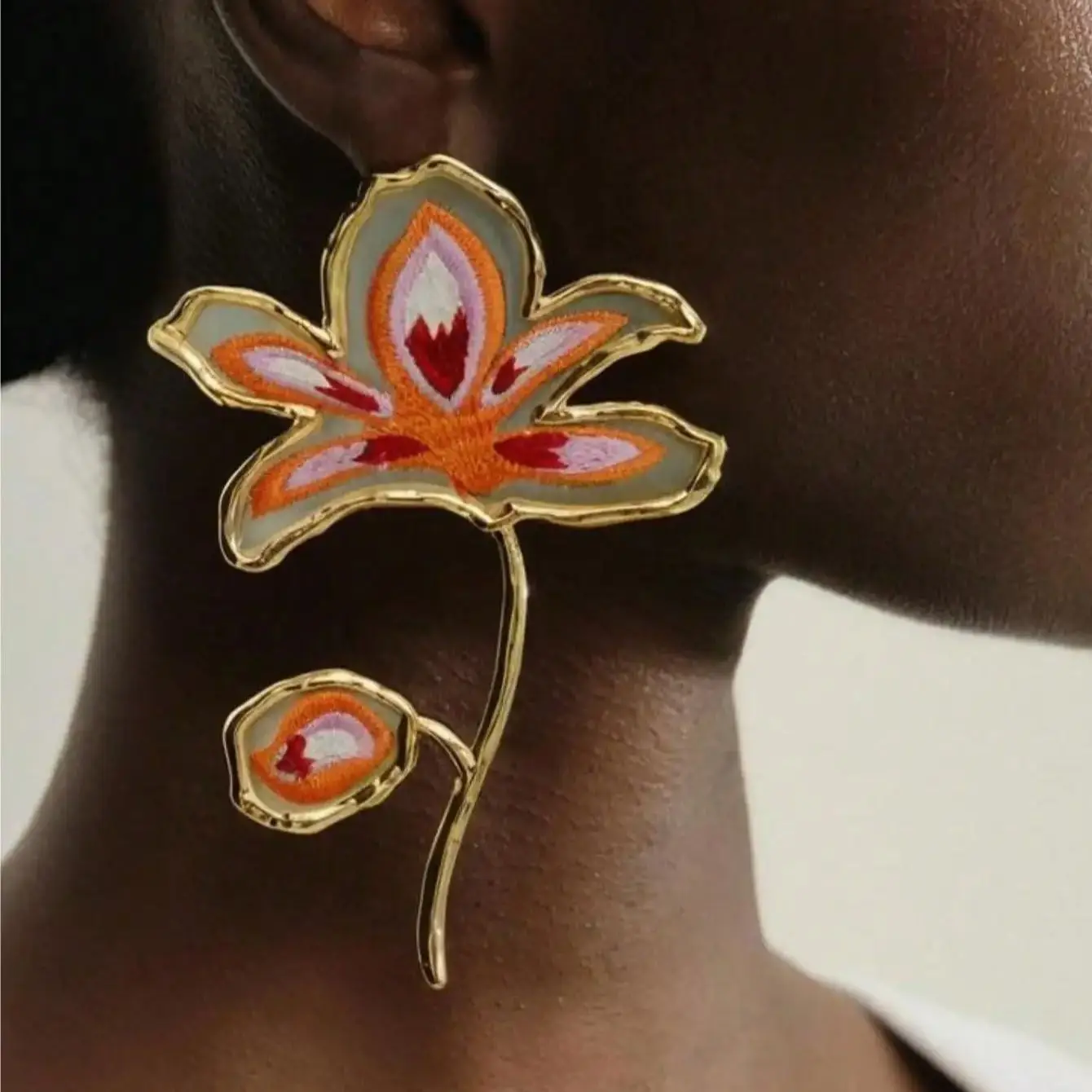 Orange-Red Dripping-Style Oversized Floral Earrings Stylish Unique Minimalist Fall/Winter Women's Accessories