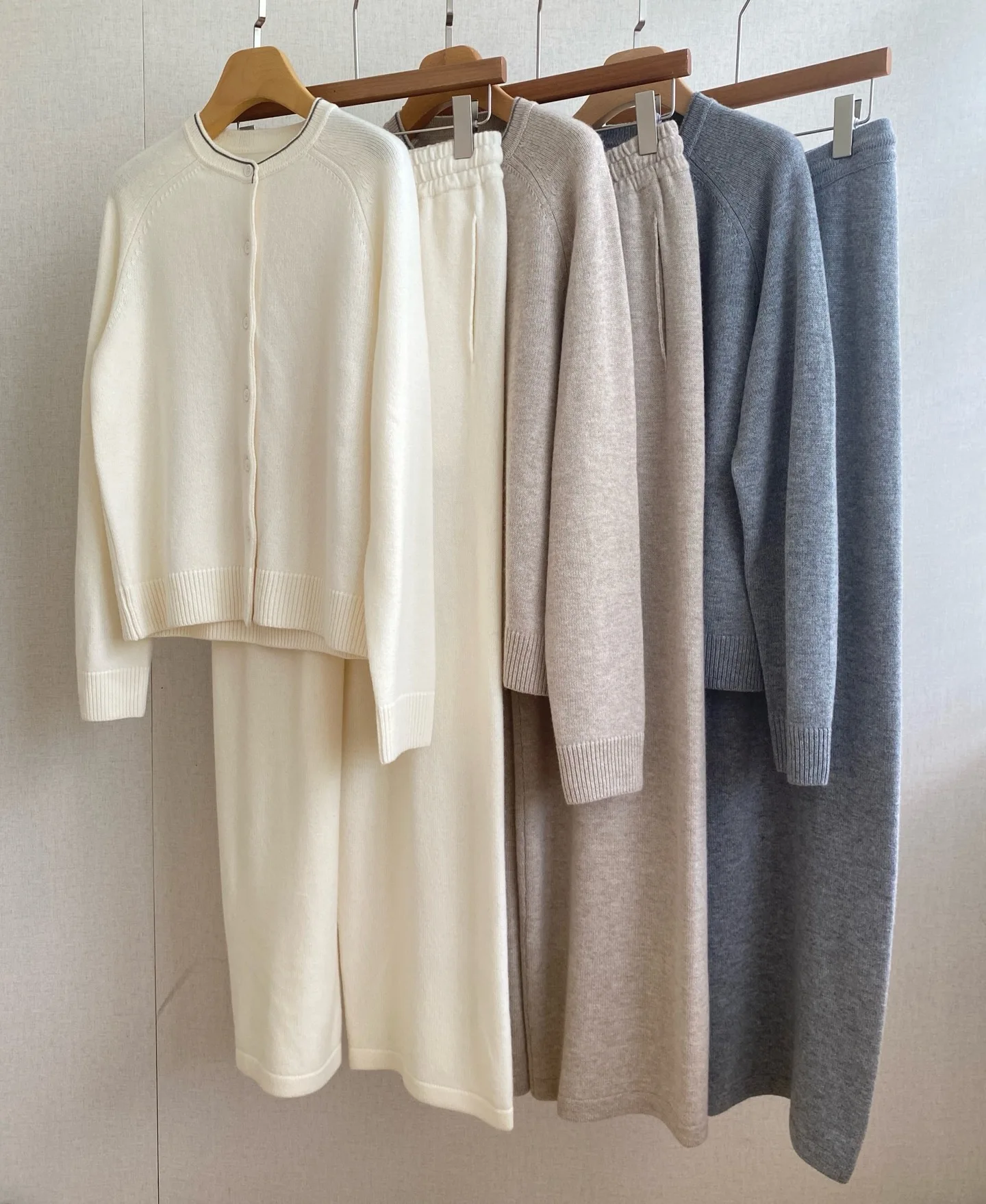 Elegant Knitted Suit Contrast Trim Crew Neck Short Cardigan & Relaxed Wide-Leg Knit Pants For Women