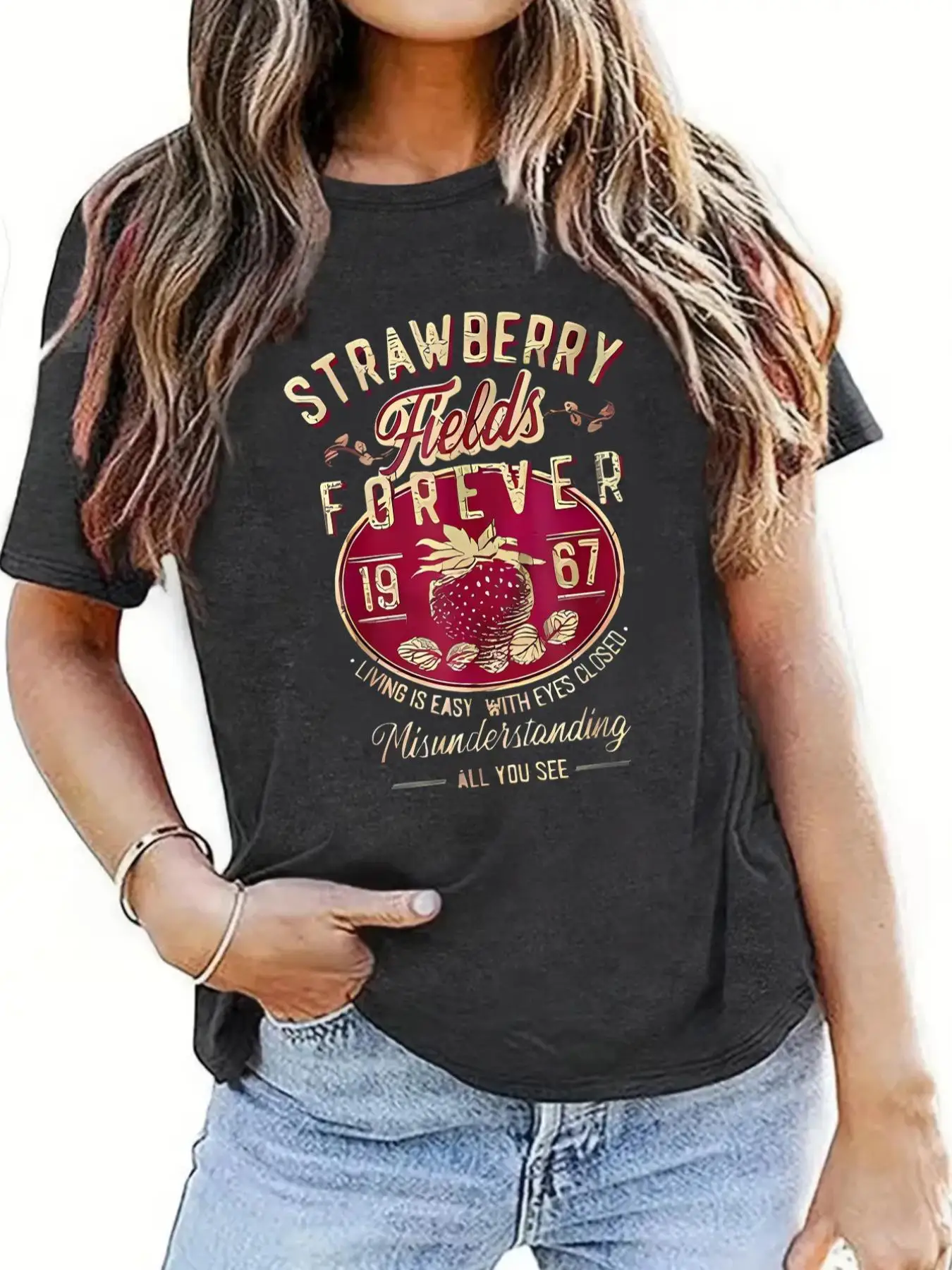 

Women's Strawberry & Letter Print Round Neck Tee, 90s Graphic Tees, Vintage Trendy Casual Short Sleeve T-shirt for Daily Wear