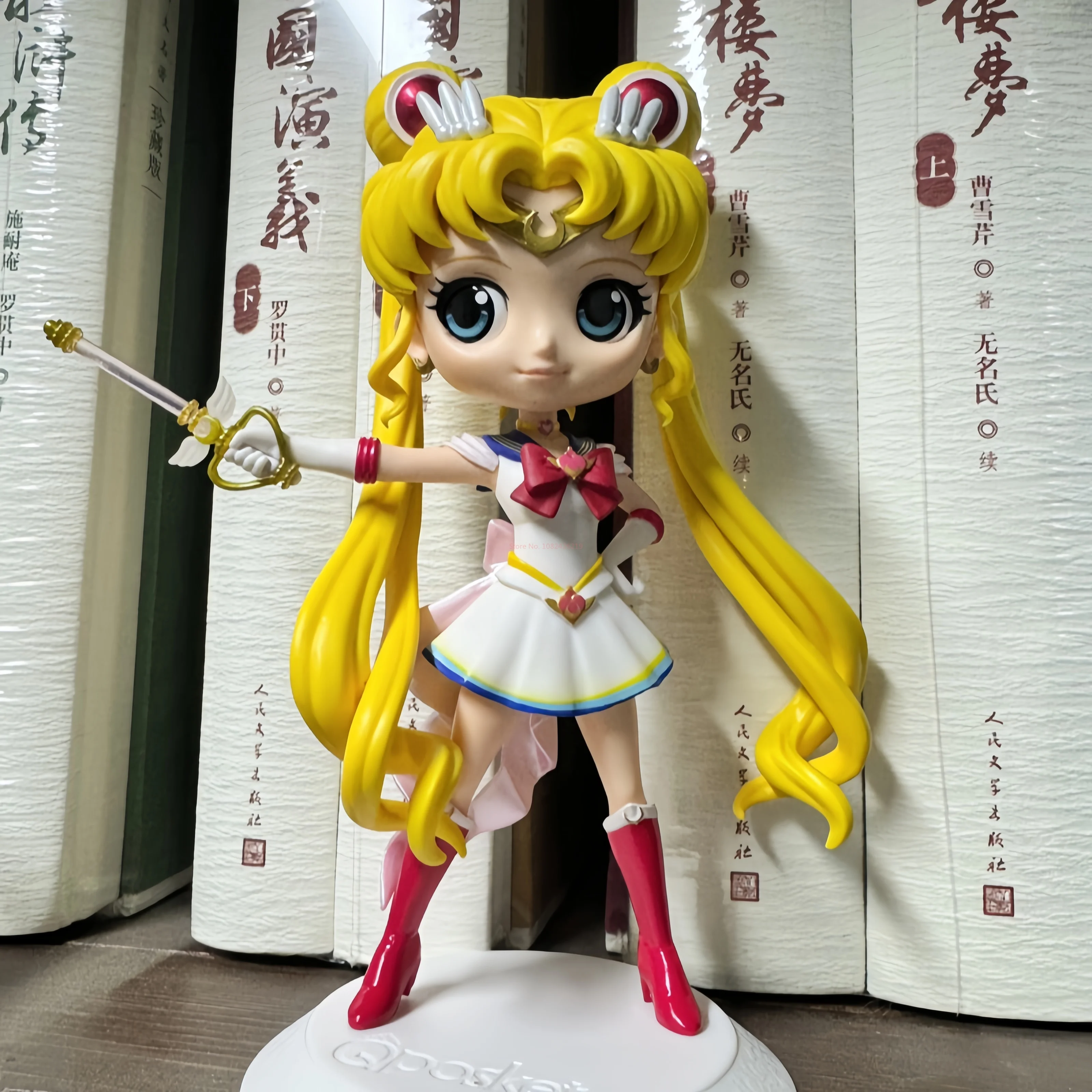 オリジナルバンダイフィギュアーツ Qposket おもちゃ美少女戦士セーラームーンコスモス月野うさぎ永遠のセーラームーンアニメアクションフィギュアモデルギフト