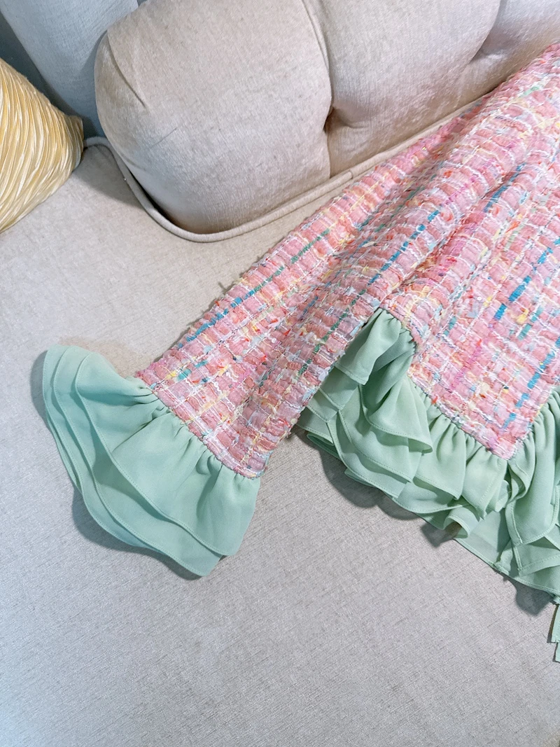 เสื้อโค้ทผ้าลายสก็อตสีชมพูแต่งขอบลูกไม้บุซับใน รุ่นใหม่ประจำฤดูหนาวปี 2025 สไตล์ฝรั่งเศสสำหรับผู้หญิง