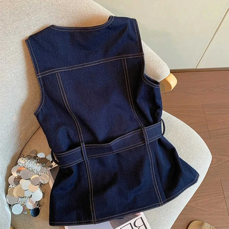 Retro Embroidered Gold Buckle Waist Belt Denim Vest Women's Summer Elegant High-End Simple Sleeveless Top Straight Cut Commut...
