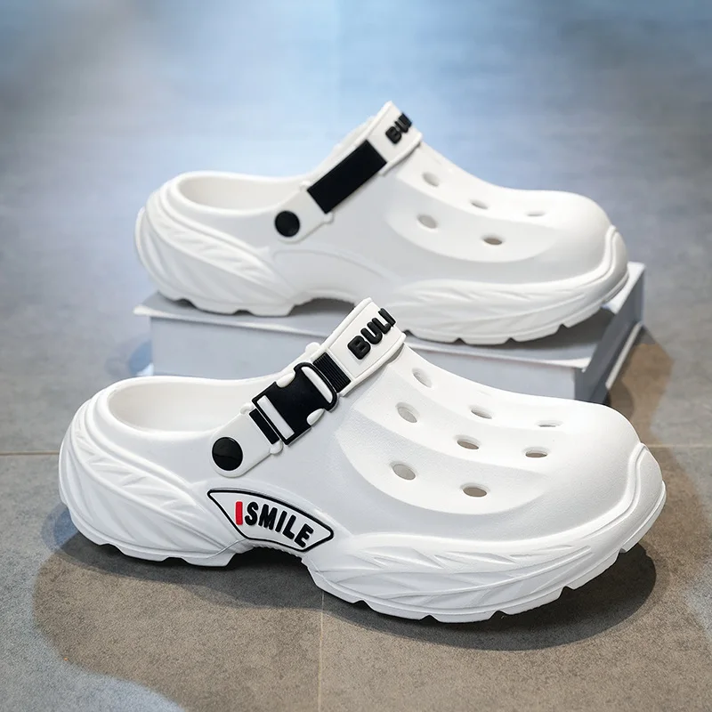 Men's summer outdoor trendy versatile thick-soled closed-toe clogs with a comfortable feel, waterproof beach sandals for men