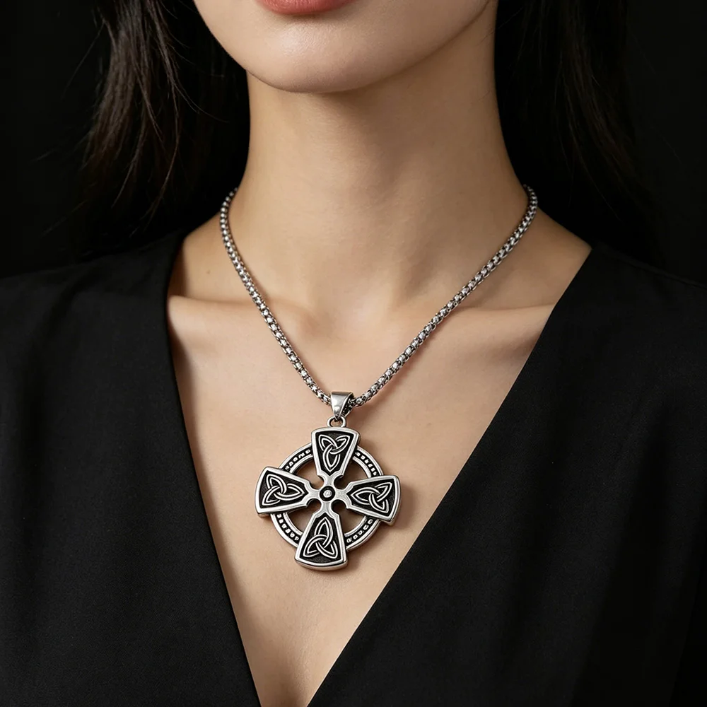 Retro cast cross Celtic knot stainless steel necklace, waterproof and non-fading blackening process, bulk sales pendant