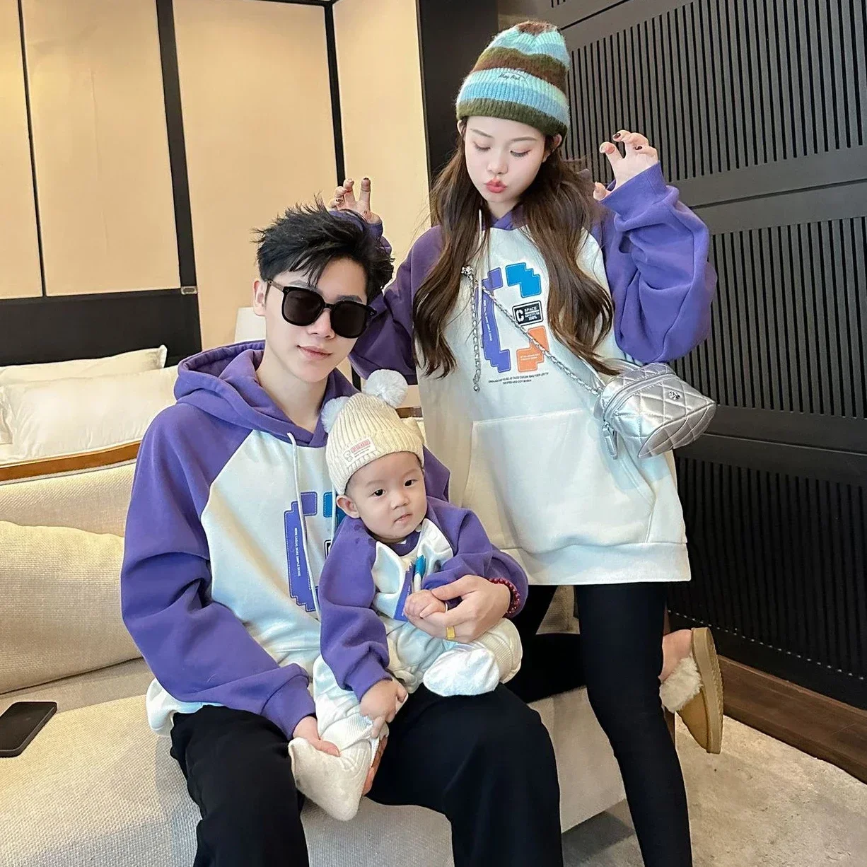 

1972, семейный зимний теплый свитшот с капюшоном, одинаковые плотные детские комбинезоны для папы, мамы, дочки и сына, детская одежда, длинные рукава для младенцев