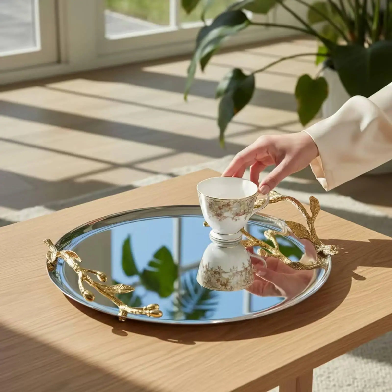 Elegant Gold Ornament Metal Tray Refined Circular Tray for Serving Tea Cups or As a Vanity Key Holder