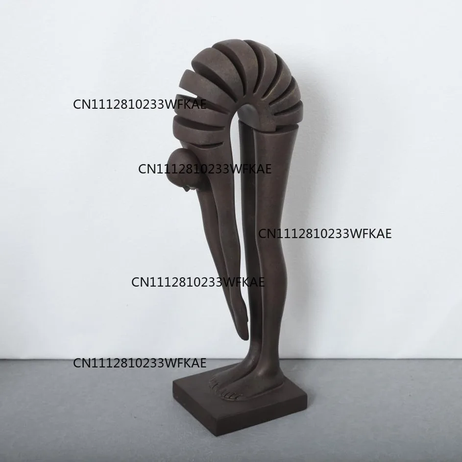 Nordic simple resin abstract bent figure ornament modern model room living room porch cabinet desktop artwork