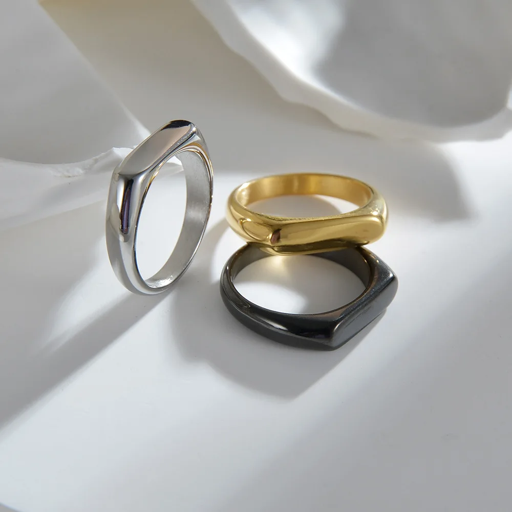 Women's 316L Stainless Steel Minimalist Smooth Ring