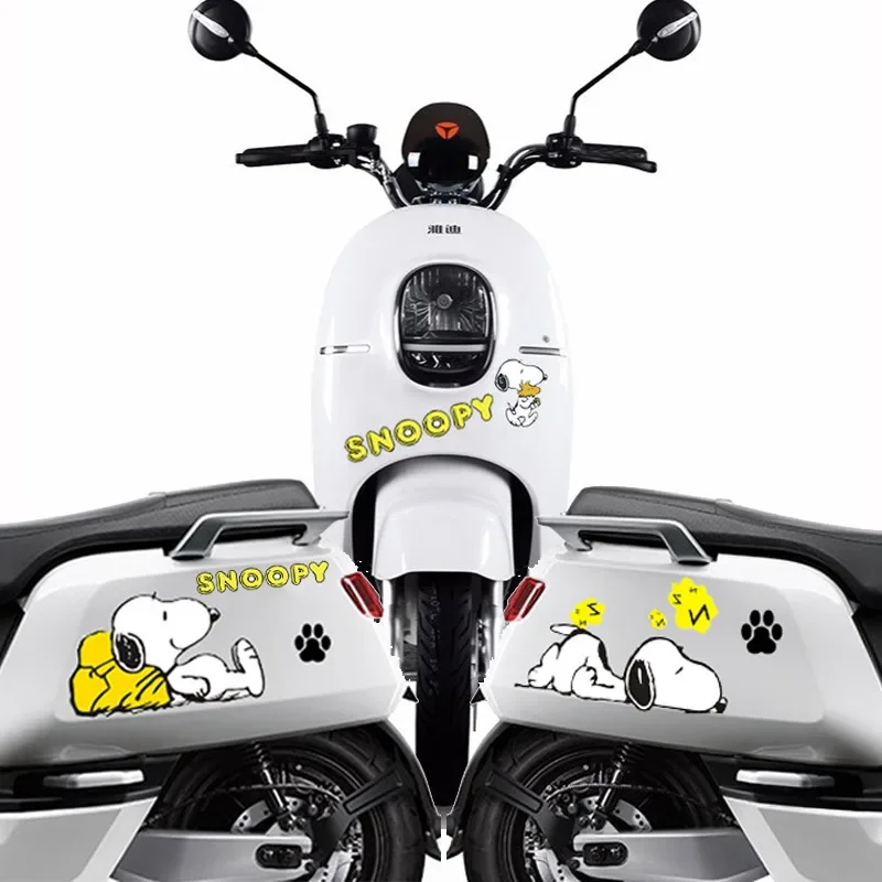 Snoopy Cartoon kable rozruchowe ciało naklejka śliczne elektryczne karoserii Scratch Shade naklejka dekoracja z motocyklem wodoodporna naklejka