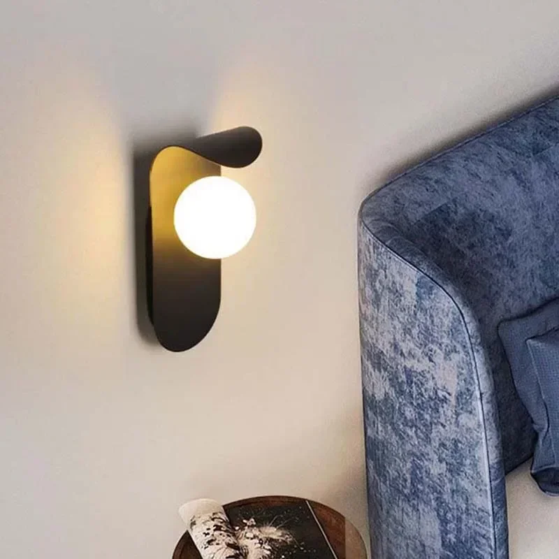 

Скандинавский креативный прикроватный настенный светильник для спальни, современный минималистичный фон для гостиной, индивидуальное декоративное освещение