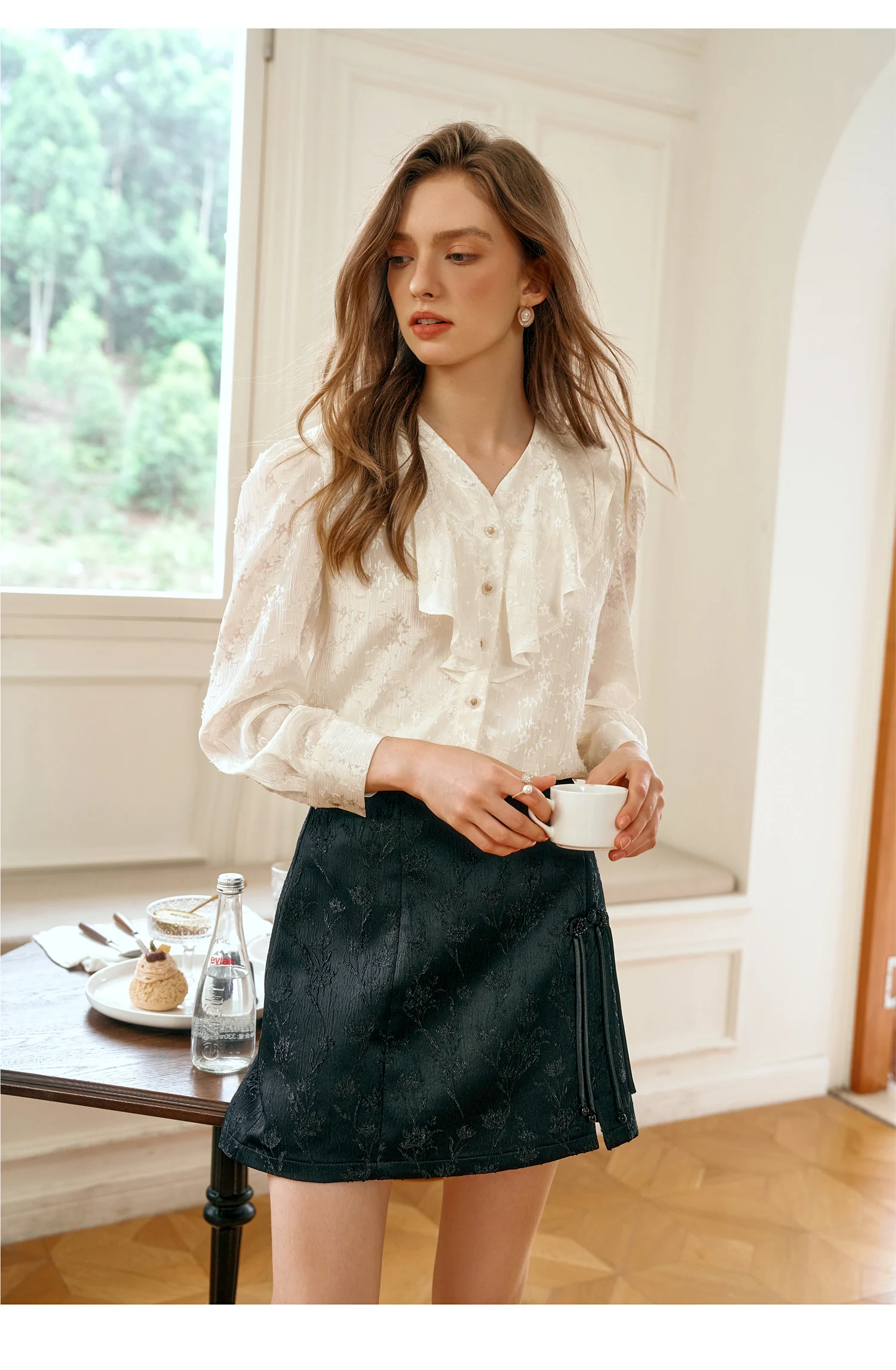 

OLrain Women Elegant Shirt 2025 Autumn French Style V Neck ruffled Puff Sleeve Solid Office Wear Casual Party Blouses M56QC92892