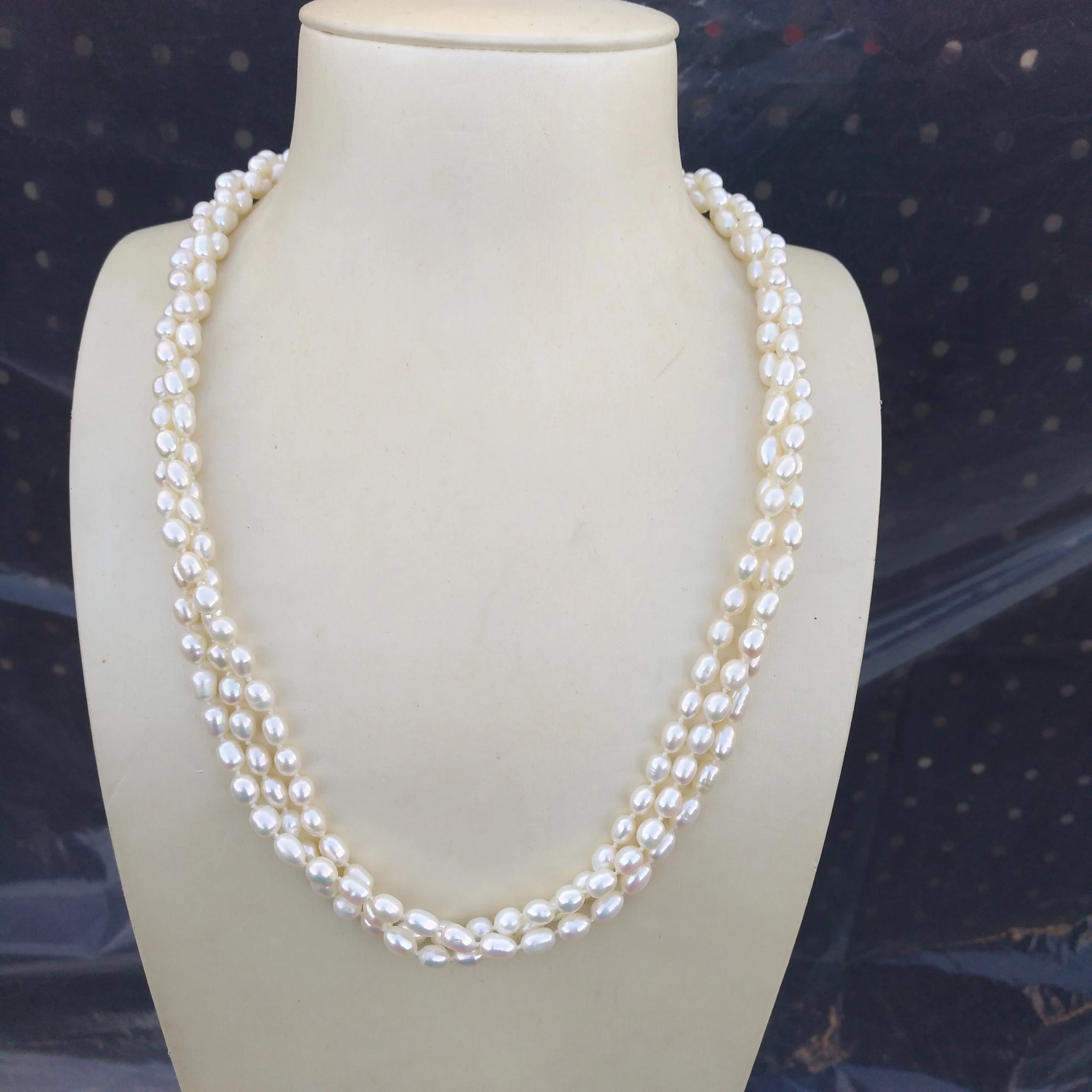 

Ожерелье из трех нитей из настоящего натурального белого жемчуга Акойя диаметром 3-4 мм