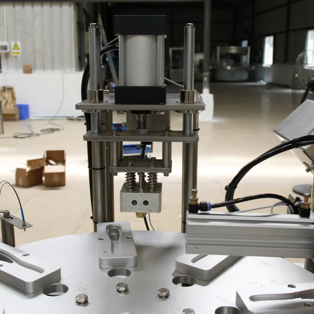 Mesin pengisi dan penyegel sendok madu putar, satu kepala, untuk sendok madu yang dapat dimakan