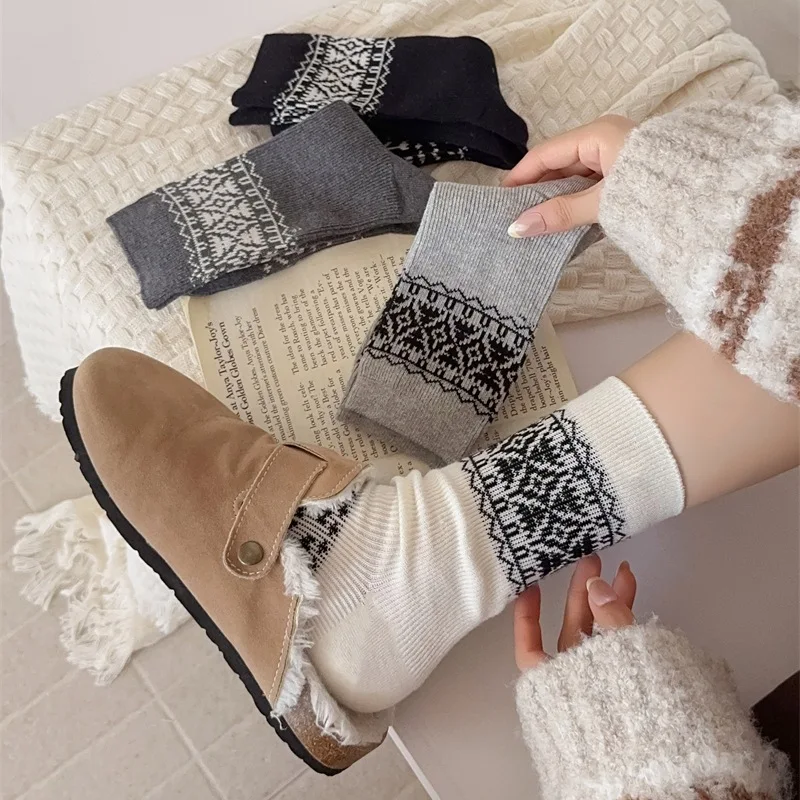 Damen Herbst und Winter Schnee verdickte warme Folk individuelle Retro-Wollsocken im nordischen Stil Weihnachtsgeschenke