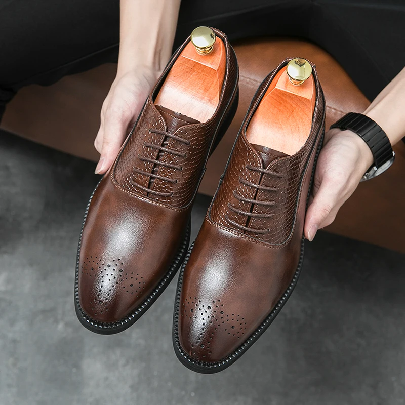 

Retro Men Brock Leather Shoes Black and Brown Lace-up Business Office Fashion Formal Shoes Gentleman Social Shoes Men Size 38-46