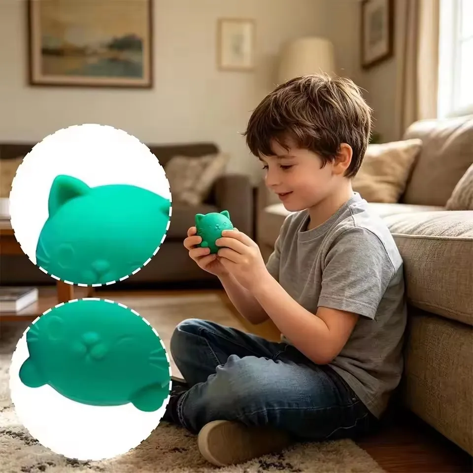 Schylling NeeDoh Mini-Set: Niedlicher Würfel & Mini-Katze & Sportball, Langsam Zurückfederndes Squishy-Sensorikspielzeug, Stressabbau, Party-Überraschungsbox-Geschenk – Detail 3