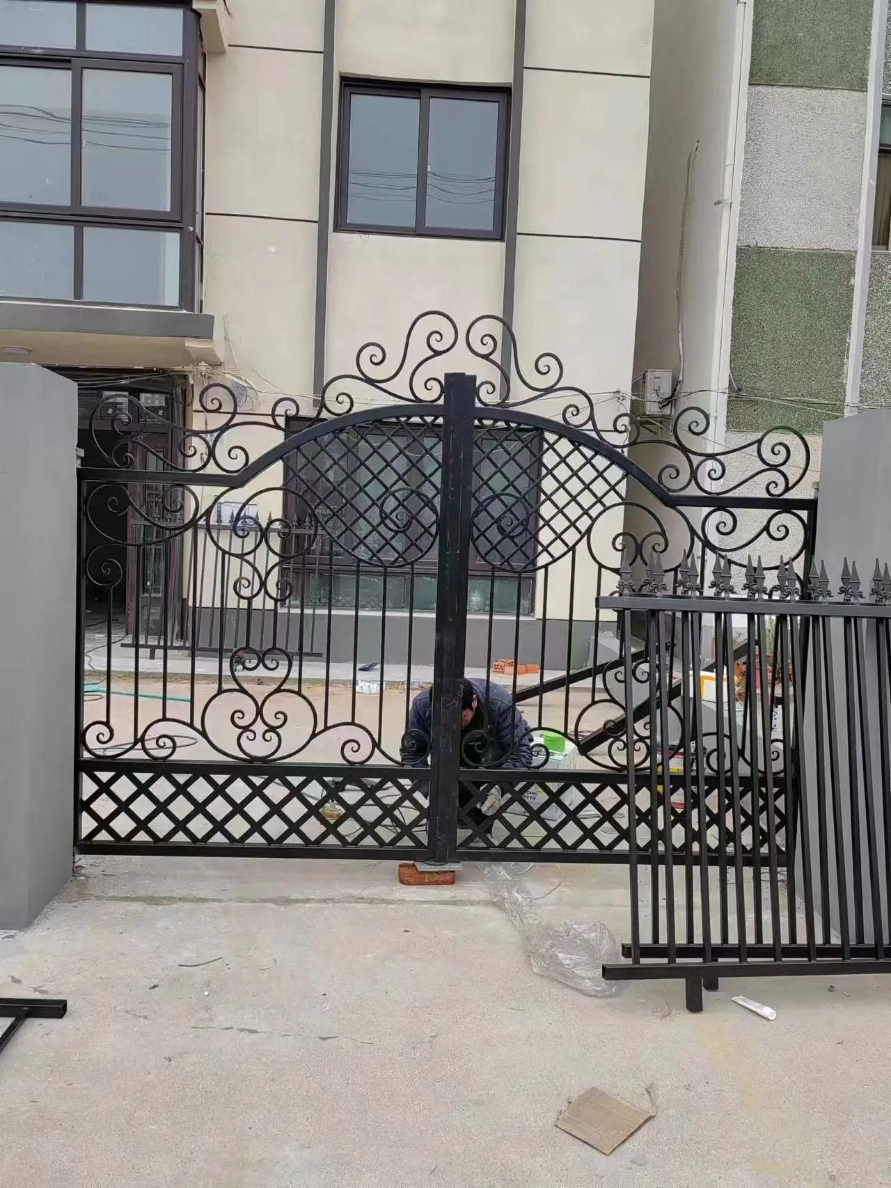 Luxury Villa Main Driveway Gates Patio Steel Metal Wrought Iron Gate China