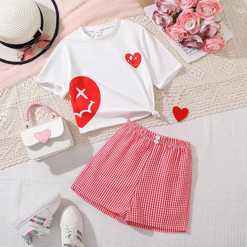 2025 Summer Child Clothes Sets Short Sleeve Print Heart T-shirt Plaid Red Shorts 2 Piece Sets Designer Girls Clothes Sets 8-12T