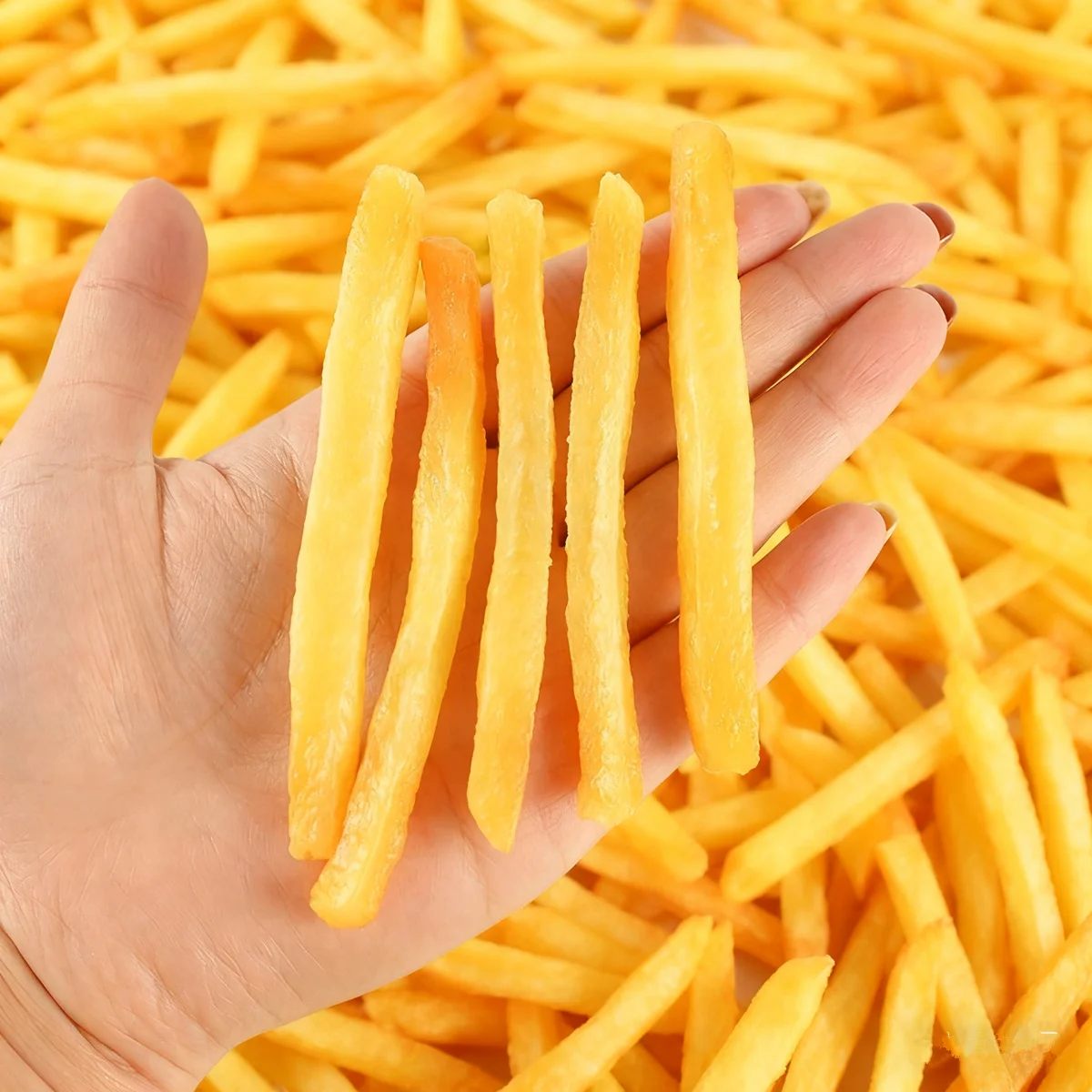Image of 20/50 Stück künstliche Pommes-Frites aus PVC – realistische Kartoffelstreifen, Lebensmittel-Requisiten für Fotografie, Präsentation, Streich und TikTok-Videos
