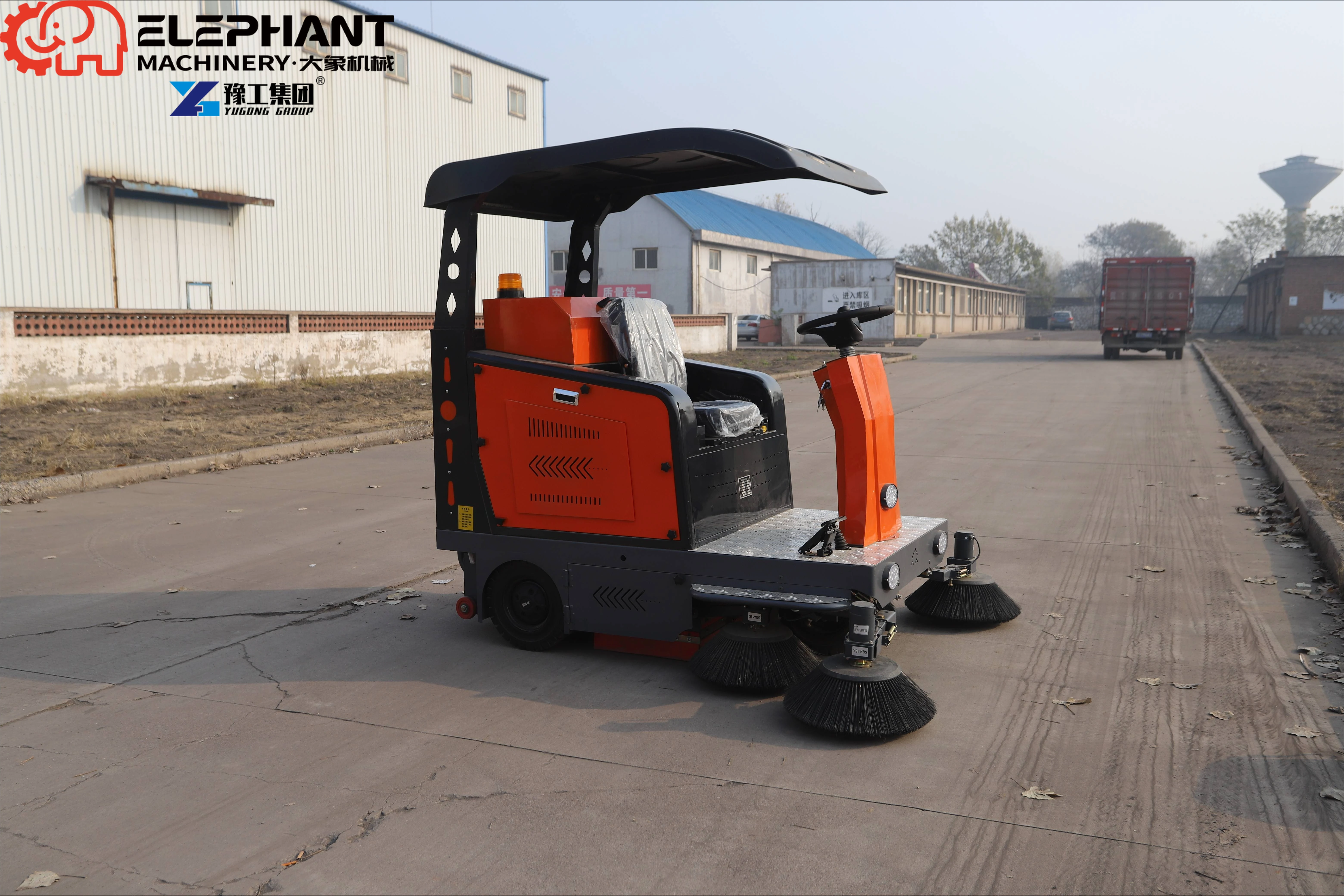 Factory Direct High Configuration Ride On Road Sweeper Complete Function Simple Operation Sanitation Sweeper