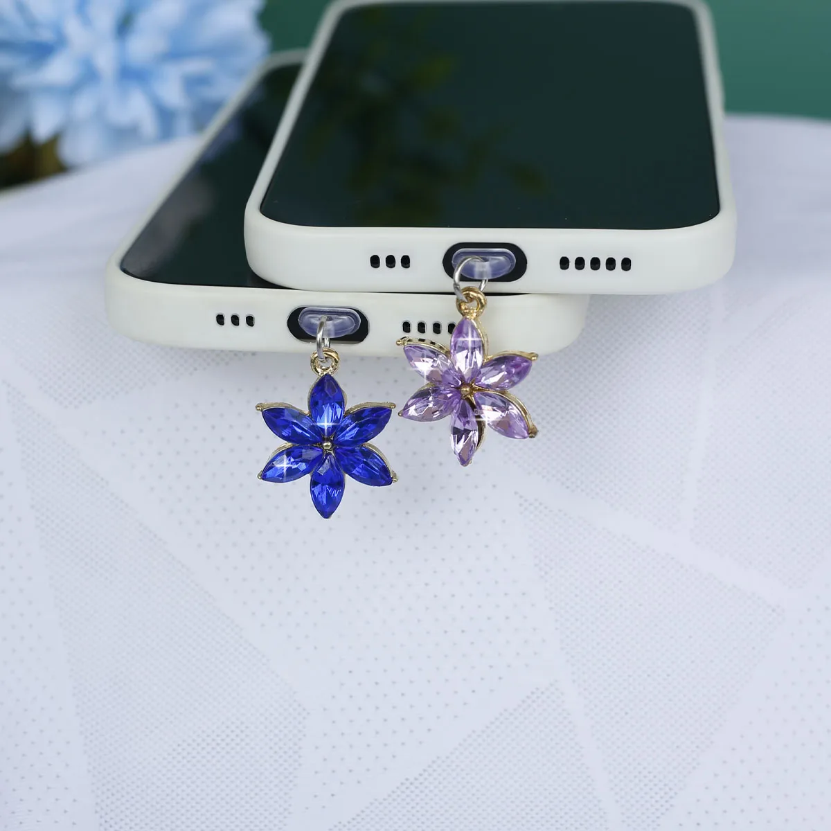 Decorazione per accessorio fiore esagonale in cristallo con pendente antipolvere per telefono cellulare per porta di tipo C per Iphone con cordino per prevenire la perdita