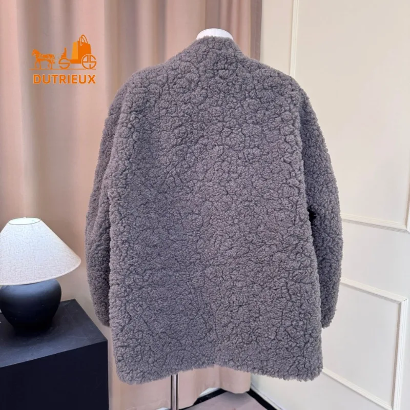 2025 New V-neck Winter Women's Real Suede Fur Coat, 100% Suede, Fashionable and Casual Commuting Travel Warm Genuine Fur Jacket
