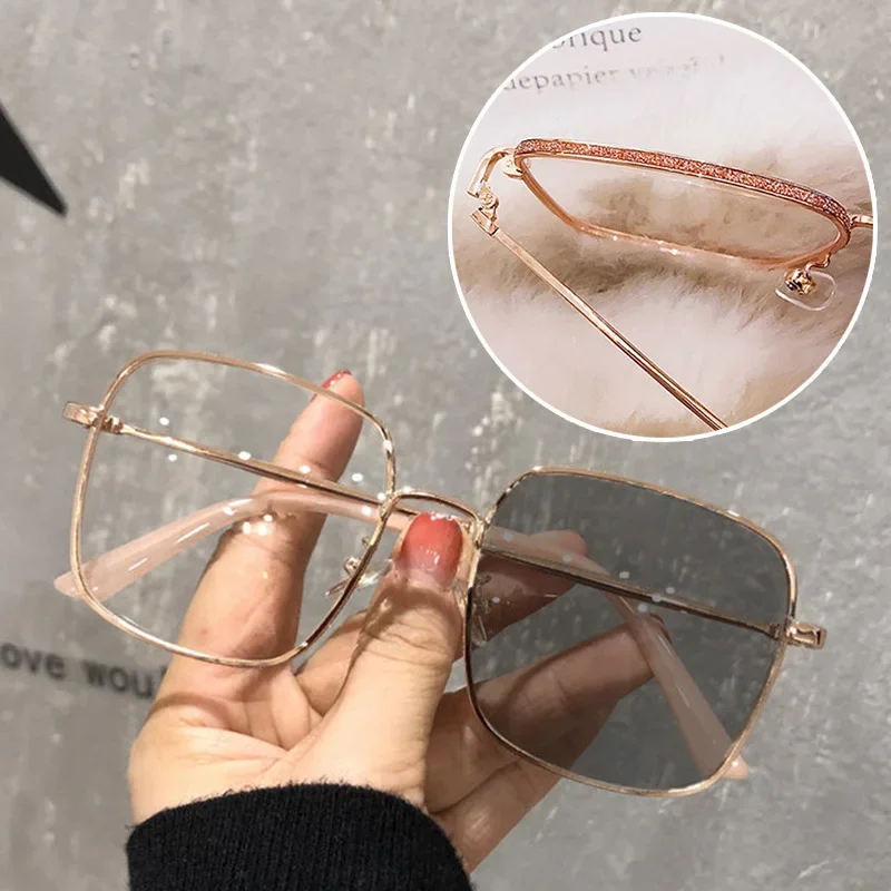 

2025 High Quality Metal Large Frame Square Anti Blue Light Glasses Anti Blue Light Blocking Outdoor Photochromic Eye Glasses