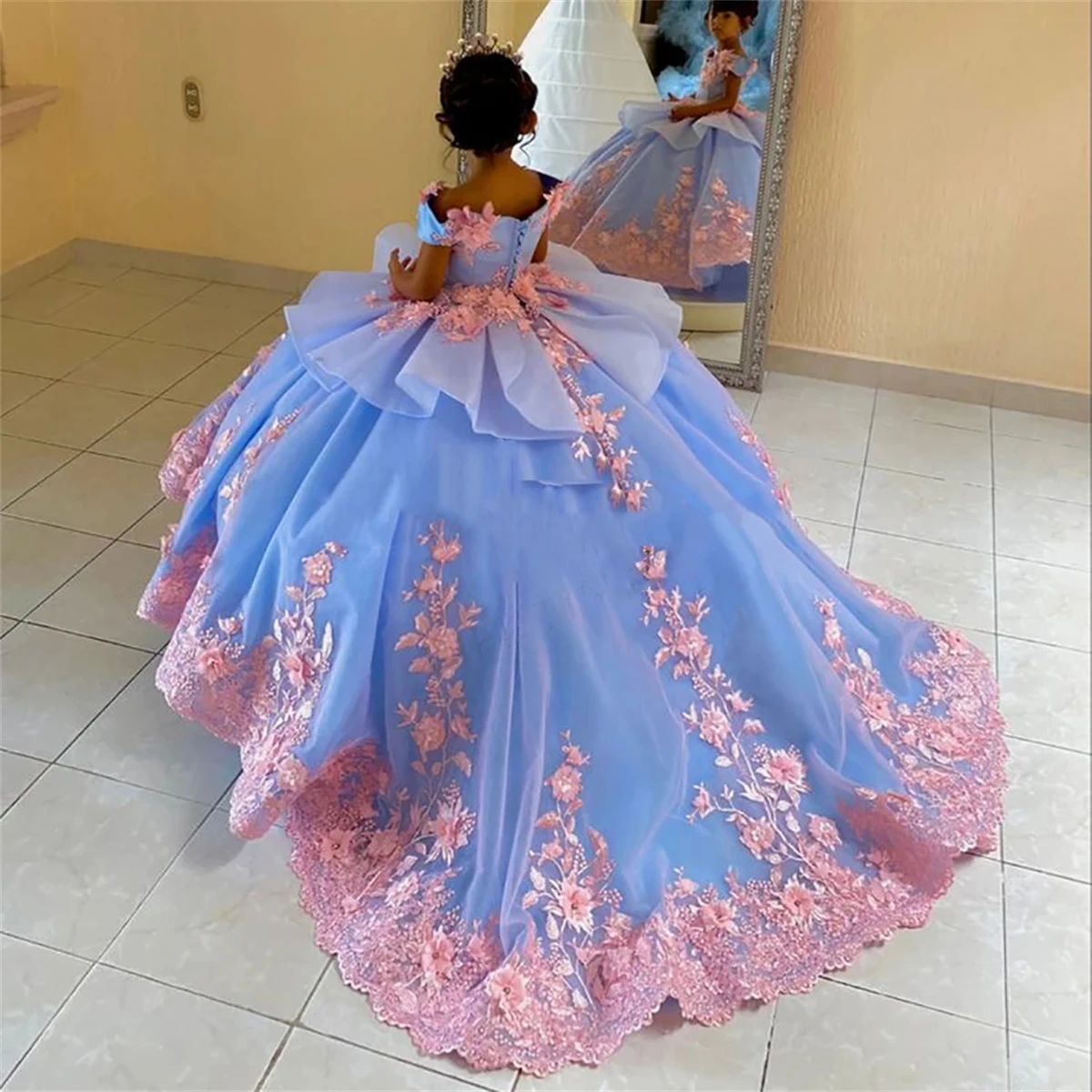 Blumenmädchenkleid Luxus Blau Für Hochzeit Baby Prinzessin Ballkleider Spitzenapplikationen Schulterfrei V-Ausschnitt Erstkommunionkleid