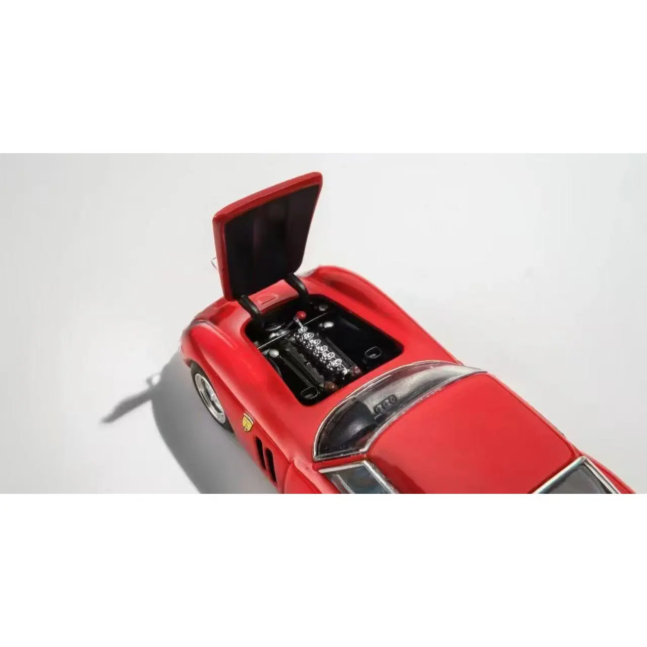 Pre-250 GTO Front Cover Can Open Engine Details 1:64 Alloy Car Model Simulation Ornament