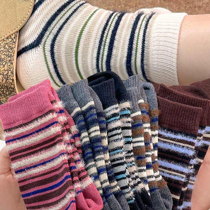 

Women Autumn and Winter Vintage Plush Striped Socks Personalized and Versatile Y2K Mid Tube Sock Thick and Warm Socks
