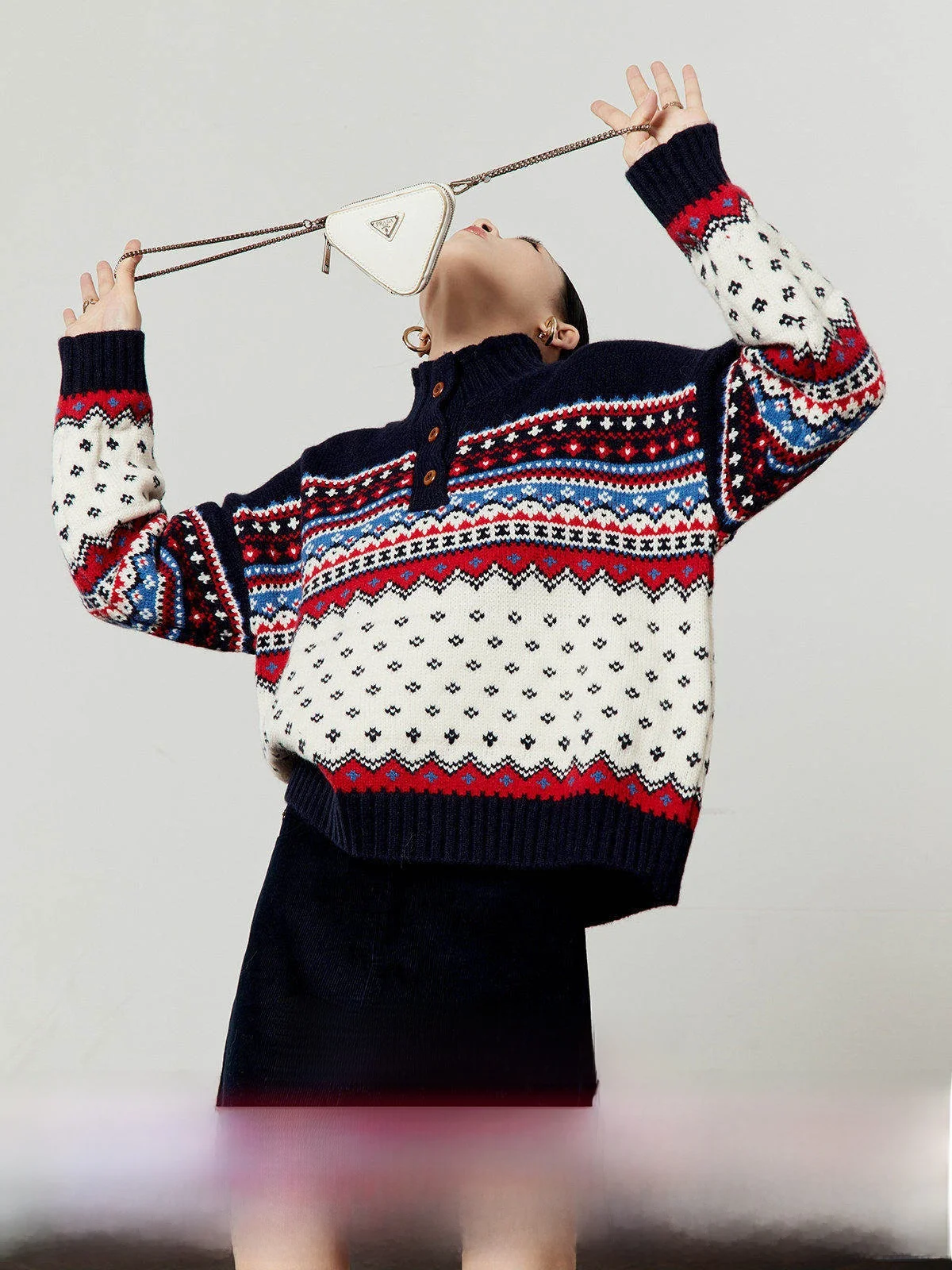 

Новый осенний свободный вязаный свитер для женщин из коллекции Чжоу Ли У: мягкий, теплый, в стиле ретро, с высоким воротником, с длинными рукавами