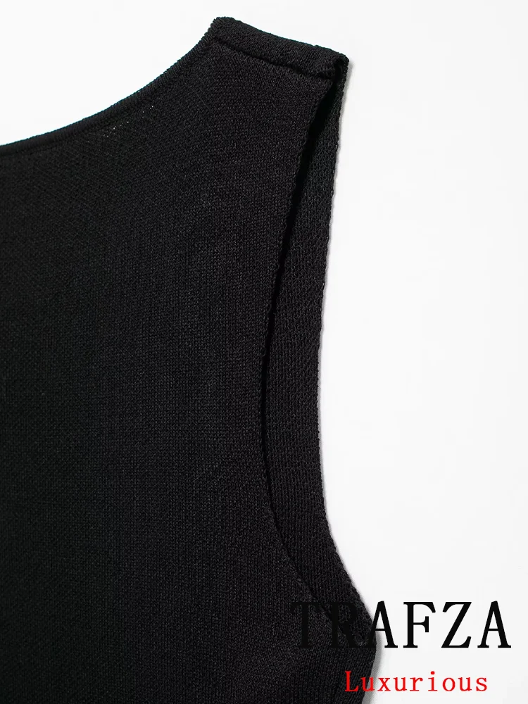 TRAFZA Vintage Casual Chic Women Vest Sweater O-Neck Sleeveless Knitted Single Breasted Fashion 2024 Autumn Winter Sweaters