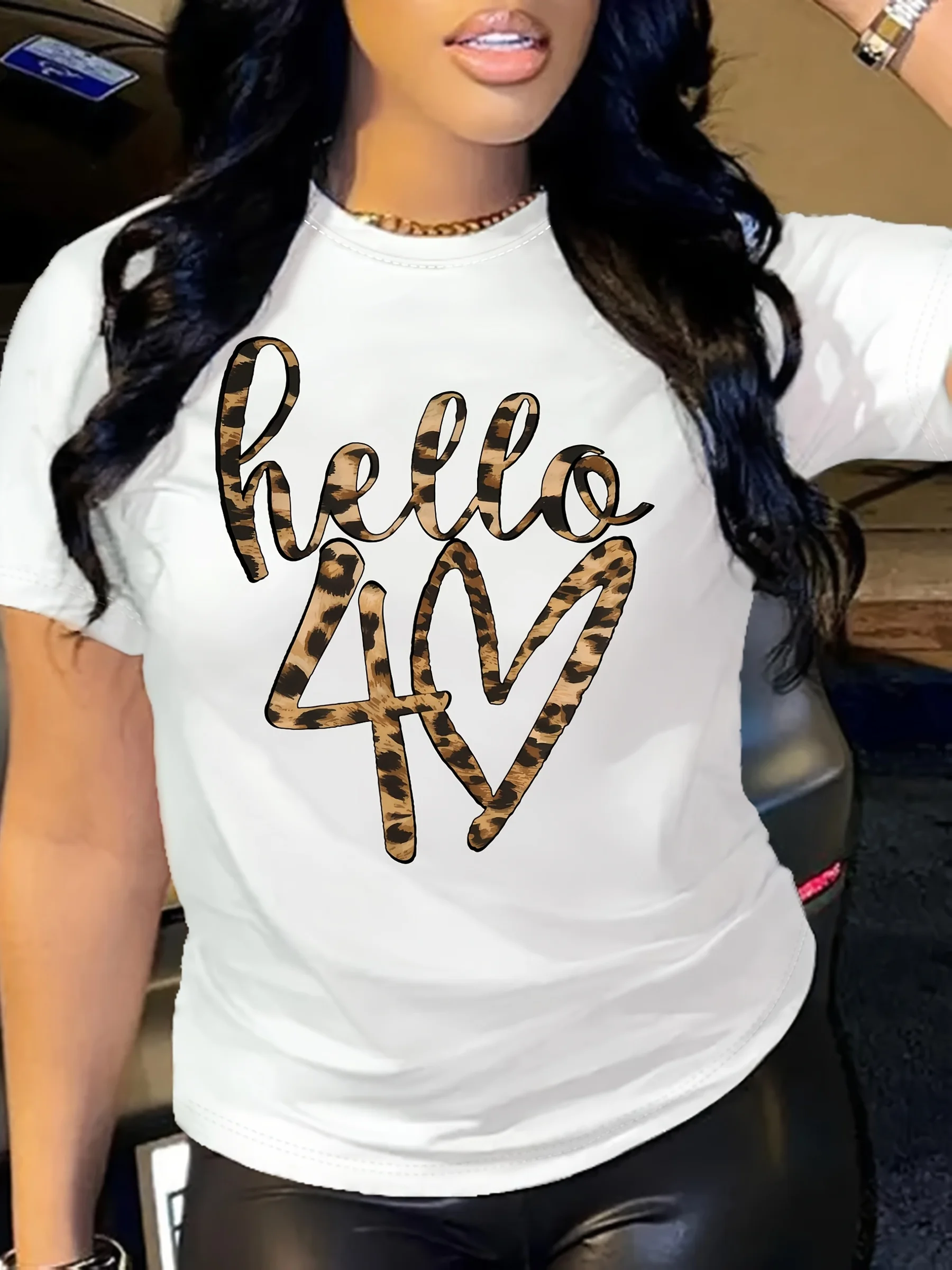 

Women's 40th Birthday "Hello 101.6cm Leopard Print T-Shirt - Casual Round Neck Short Sleeve Top with Cursive Lettering, Semi-She