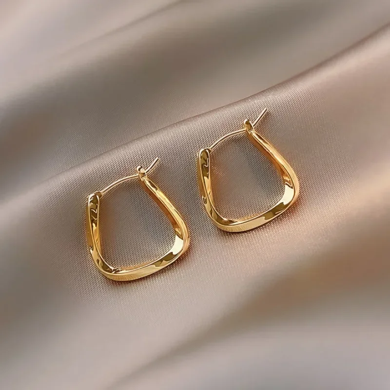 Simple Design Gold Color Geometric Twisted Square Hoop Earrings For Women Creative Young Girls Party Wedding Jewelry