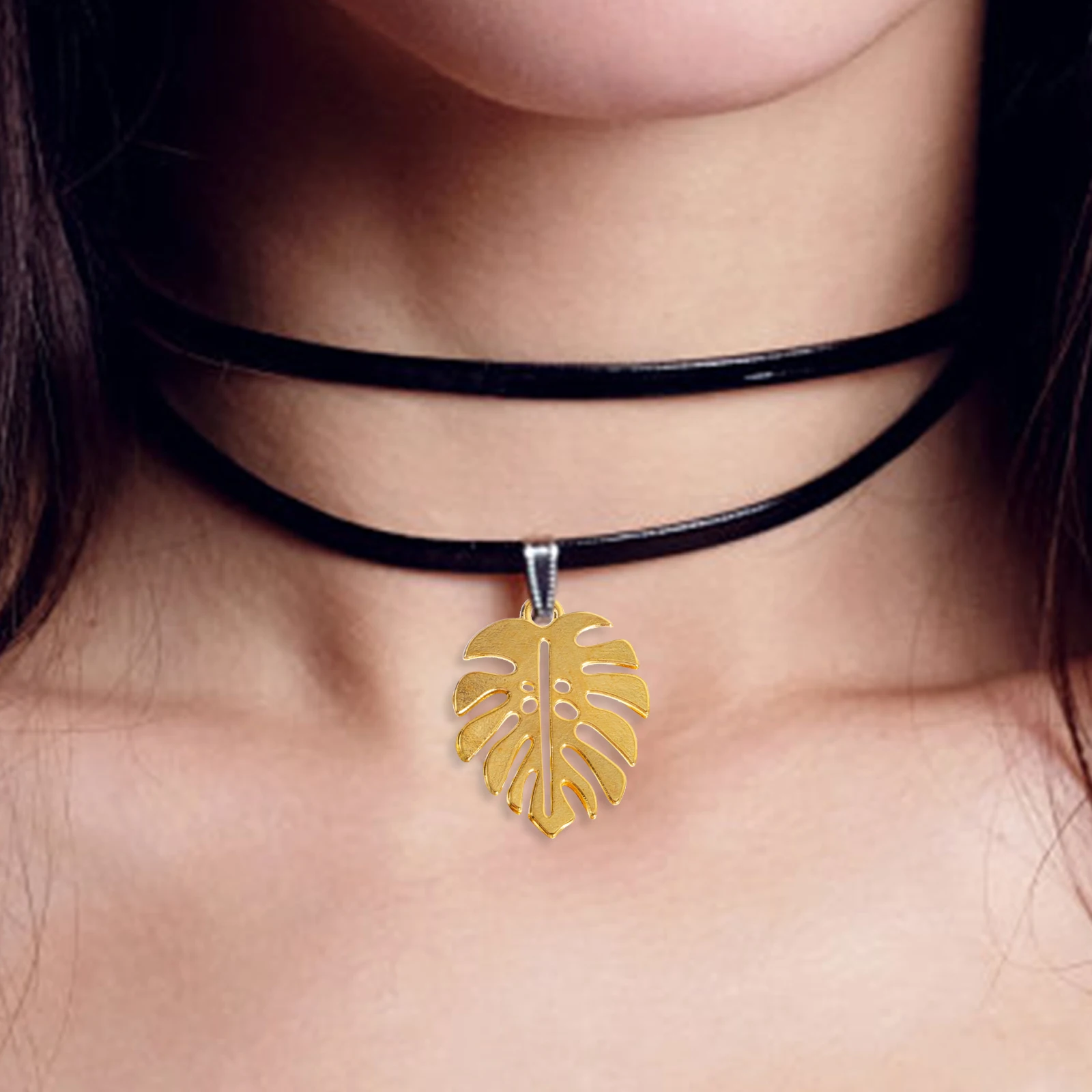 

50pcs Retro Hollow Leaf Pendant Earrings Necklace Silver Alloy DIY Jewelry Making Charms Beads Crafts Bulk Supplies Decorative