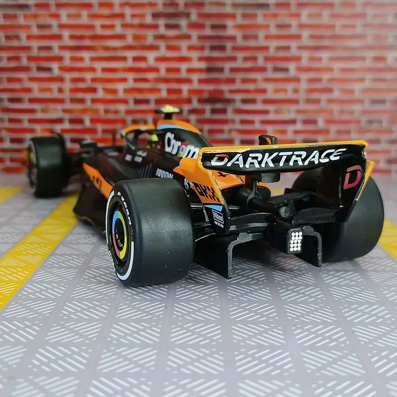 Car Caper 68290K 1:24 2023 McLaren MCL60 F1 Car - Formula 1 Racing Alloy Die-cast Model، شاشة تجميع مرخصة رسمية