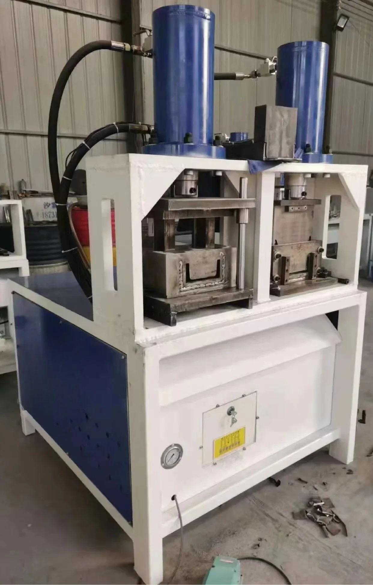 Hydraulic punching and shearing machines for angle cutting and channel cutting