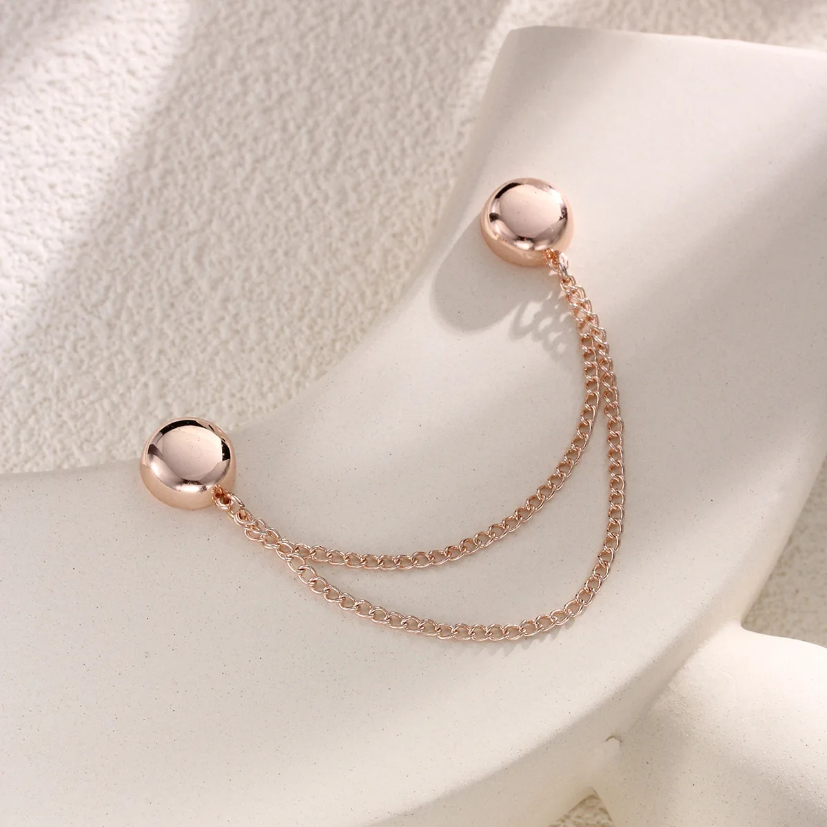 4PCS Magnetic Clothing Clips Multi-Function Magnetic Strength Buttons Clips Pinless Brooch Clips for Women Clothes Cardigans