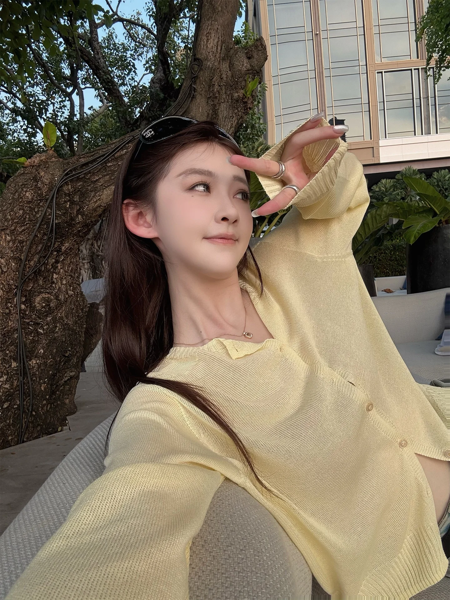 

Женский вязаный кардиган Sl One-Piece из туссах-шелка, свободного кроя, цвета жасминового молока, с легким открытым воротом, прохладный на ощупь