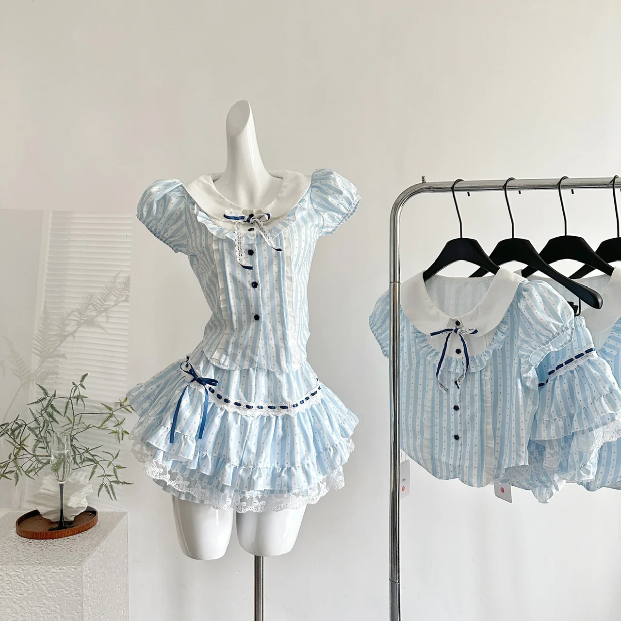 

Новый комплект из 2 предметов в стиле преппи Kawaii, женский дизайн, топы в полоску в горошек Y2k + милая мини-юбка в стиле ретро, милая женская одежда, летняя одежда